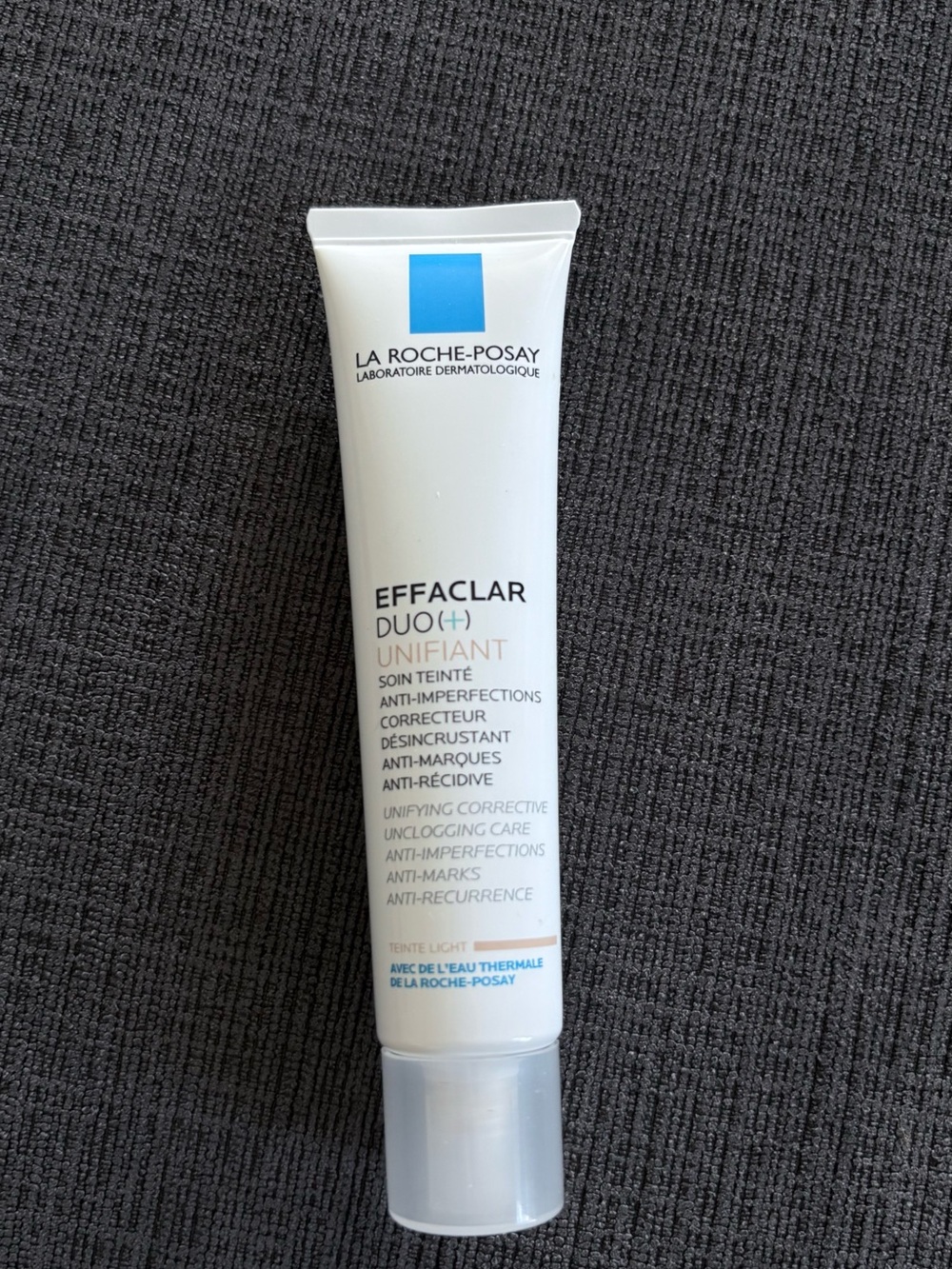 La Roche-Posay Effaclar DUO(+) Unifiant Tinted Corrective Care - Light